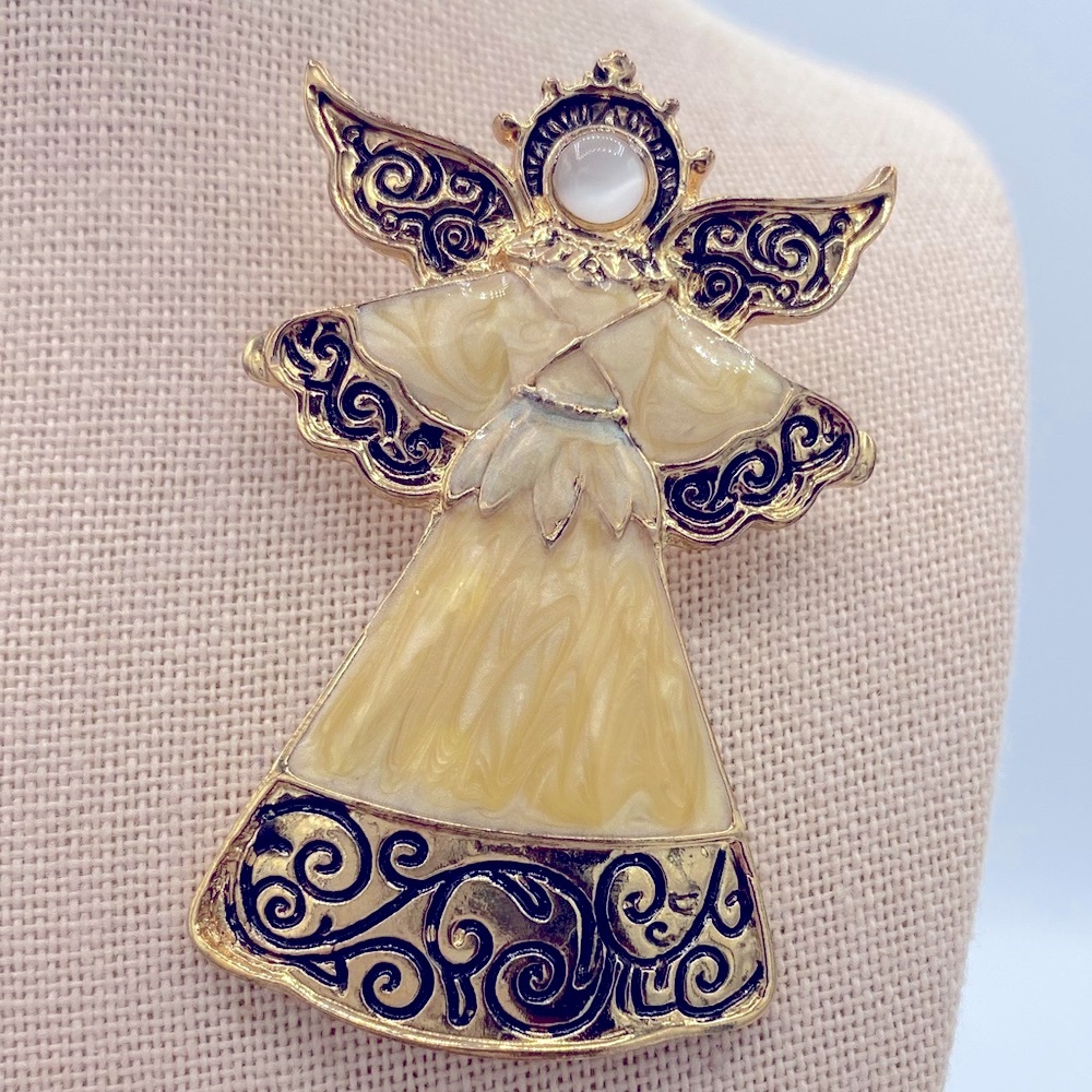 Vintage KOHL’S Holiday Cheer Gold Tone Soft Yellow Color Enamel Angel Brooch Pin